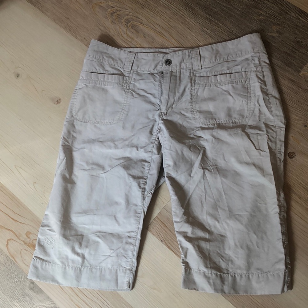 Arc'teryx Women's Athletic Shorts - Light Gray